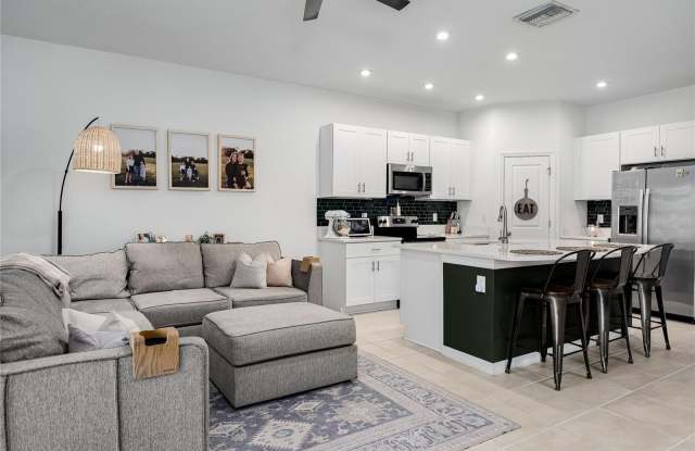 10348 OAKSIDE Drive Gallery 2