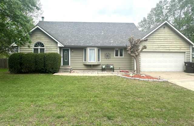 4 bedroom, 2 1/2 bath photos photos