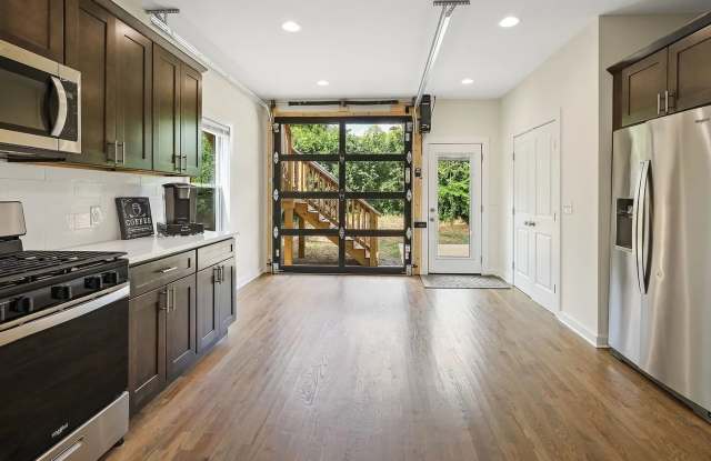 Great 4BR 3.5 Bath in Nashville Gallery 4