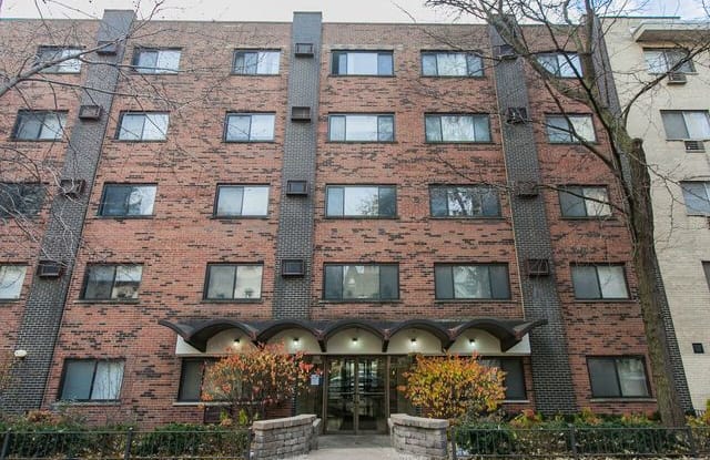 421 West Barry Avenue - 421 West Barry Avenue, Chicago, IL 60657