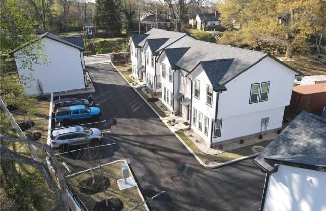 195 W Lake Avenue NW unit: 1 photos photos