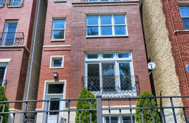 932 W George Street Gallery 1