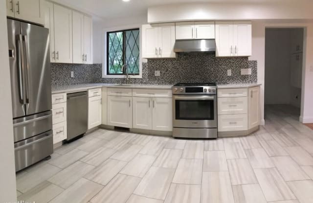 22 Broadlawn Park, #24 - 22 Broadlawn Park, Newton, MA 02467