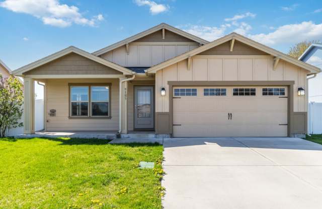 Charming 3 Bed, 2 Bath Home in Cheney – Open Layout, Modern Touches  Fenced Yard! photos photos