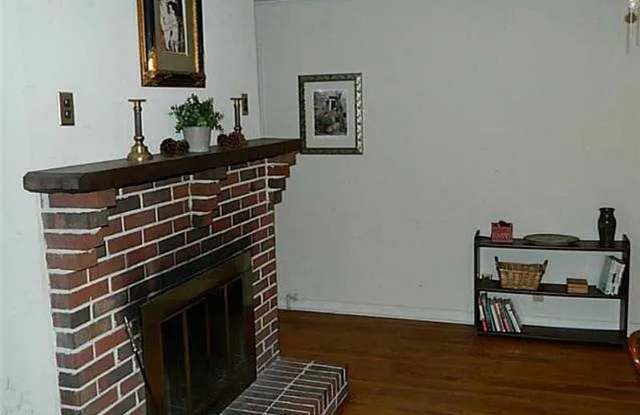 Room in 3 Bedroom Home in Villa Rica Gallery 3