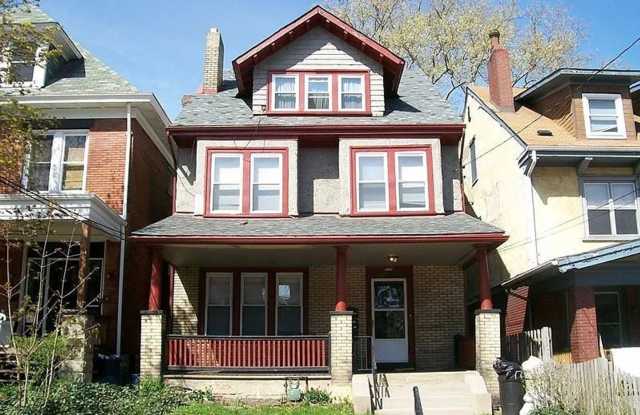 Lovely One Bedroom Apartment in Squirrel Hill photos photos
