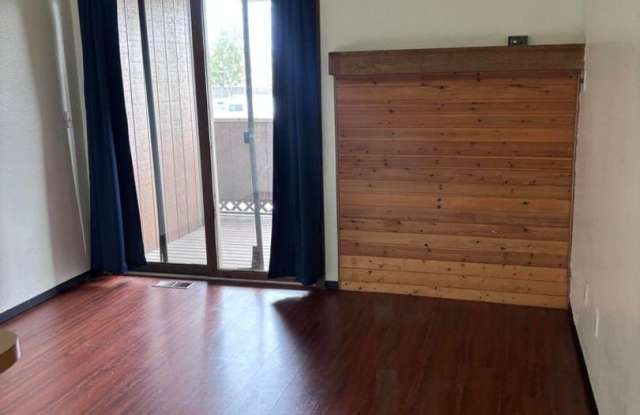 1 Bed/1 Bath South Anchorage  Condo with Washer and Dryer! Gallery 3