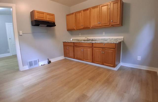 Spacious 4 bedroom Home FOR RENT in Bridgeton $2150 Gallery 1