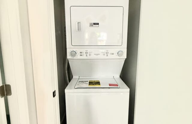 1246 North Formosa Avenue photos photos