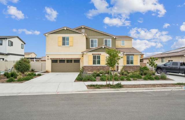 Beautiful and Spacious 5 Bedroom House in Menifee - Cedar at Sumac Ridge by Meritage - 32839 Waylon Court, Menifee, CA 92584