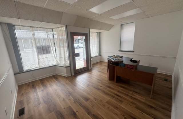 Pearisburg Office Commercial Property Gallery 3