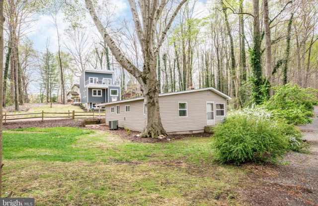 8221 LAKE SHORE DR Gallery 2