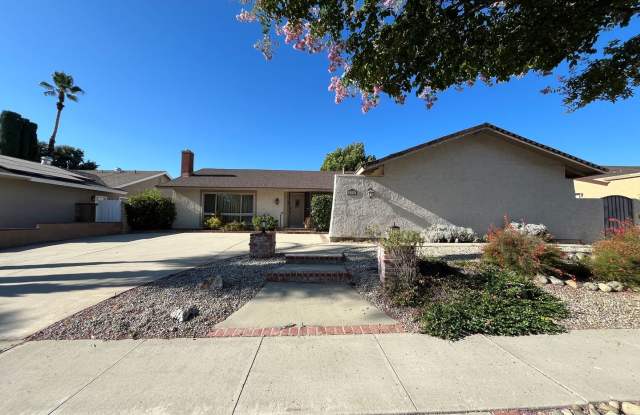 Simi Valley 4BR w/en-suite, family room + MORE! - 5787 East Pittman Street, Simi Valley, CA 93063