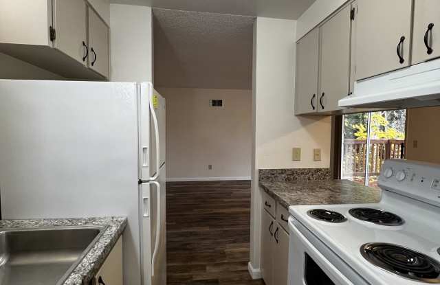 3347 Ratcliff Lane SE Gallery 2