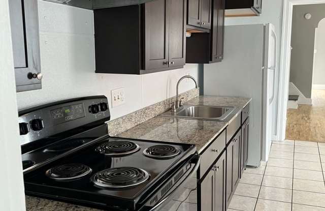 Beautiful 3-bedroom, 1.5-bathroom home in the heart of Lancaster! photos photos