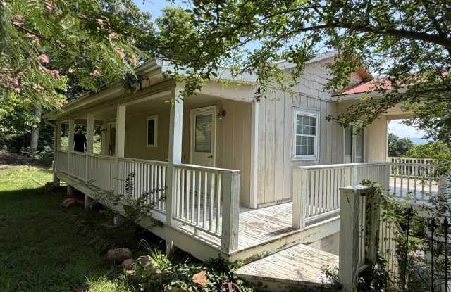 1860 Crescent Drive Gallery 4
