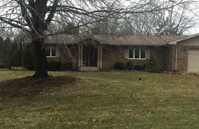 7799 Surrey Ln photos photos