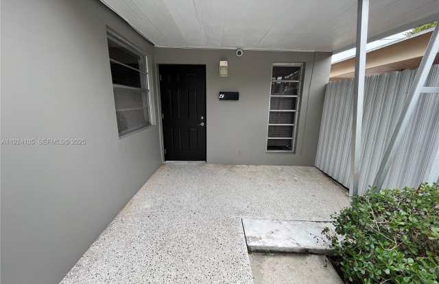 920 SW 30th Ave - 920 Southwest 30th Avenue, Miami, FL 33135