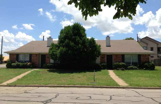 9212 Royal Lane - 9212 Royal Ln, Waco, TX 76712