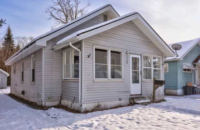 Charming 2 Bedroom, 1 Bath Home on Niagara – Clean, Cozy  Move-In Ready! photos photos