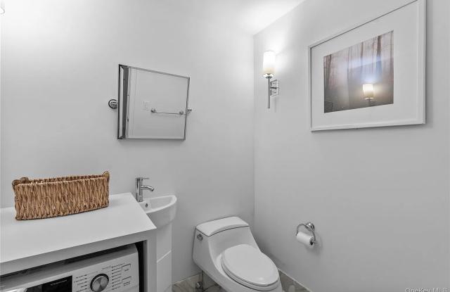 1 Renaissance Sq Unit 10H Gallery 3