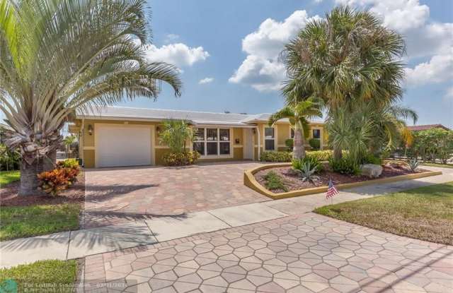 910 SE 5TH AVE - 910 Southeast 5th Avenue, Pompano Beach, FL 33060
