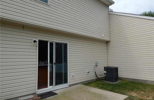 3338 Eaton Mews Court Gallery 4