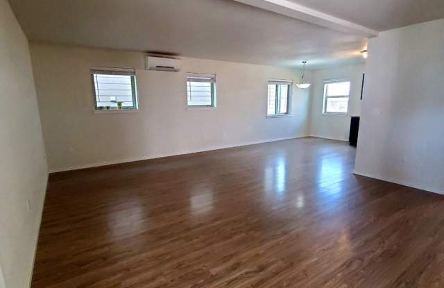 403 NW O'Henry Ct Gallery 2