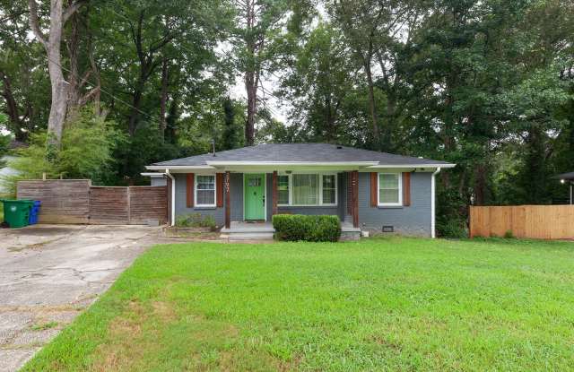 Renovated 3/2 w/ Fenced In Backyard and Courtyard! photos photos