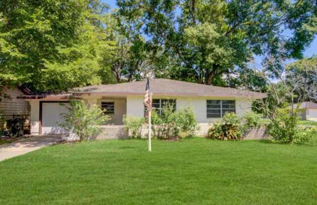 3419 Avenue B - 3419 Avenue B, Nederland, TX 77627