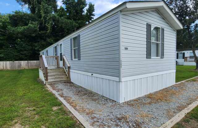 Available Now! 1004 10th Street Midway Park NC photos photos