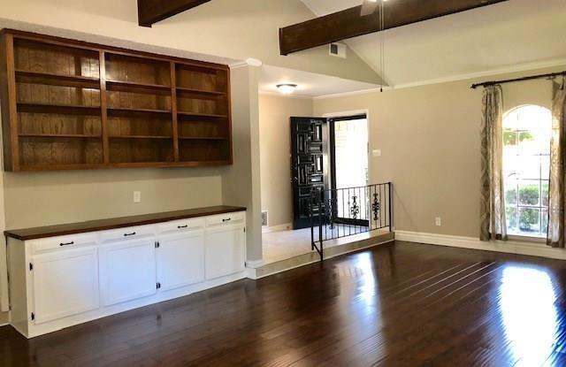 2000 Mosswood Court Gallery 3