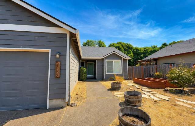 Beautiful Single-Level Sherwood Home with A/C, Fenced Yard & 2-Car Garage Gallery 3