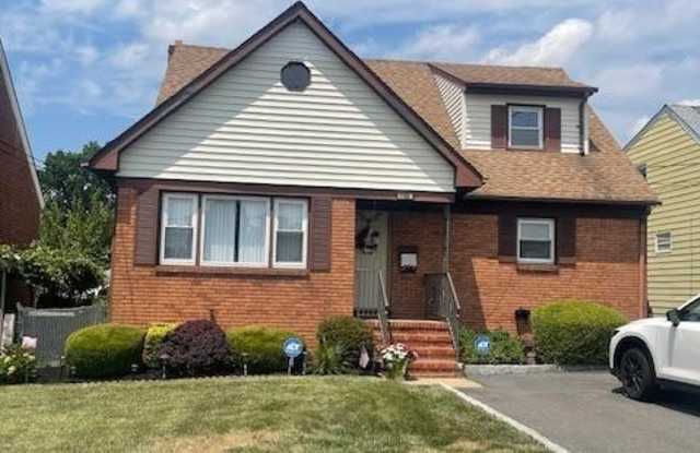 1160 Roosevelt Avenue - 1160 Roosevelt Avenue, Carteret, NJ 07008