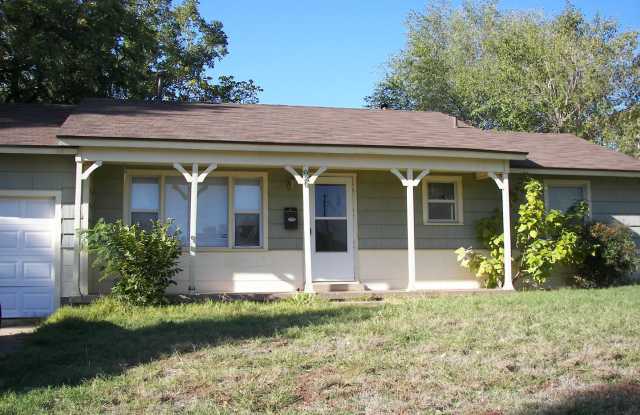 Cute 3 Bedrooms! photos photos