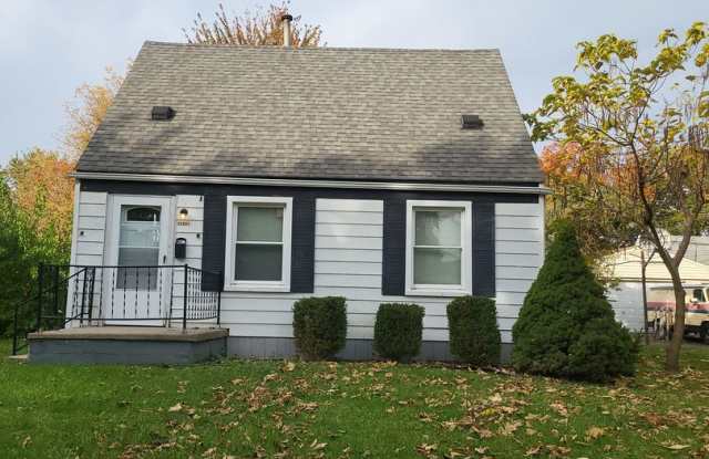 $1,000/month - 2 Bed 1 Bath in Roseville - 25821 Send Street, Roseville, MI 48066