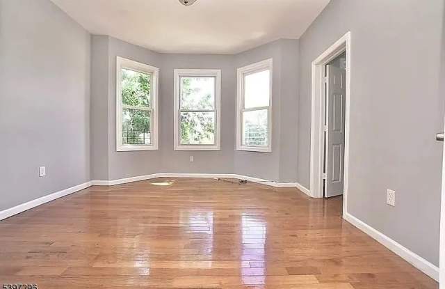 428 S 17Th St - 428 South 17th Street, Newark, NJ 07103