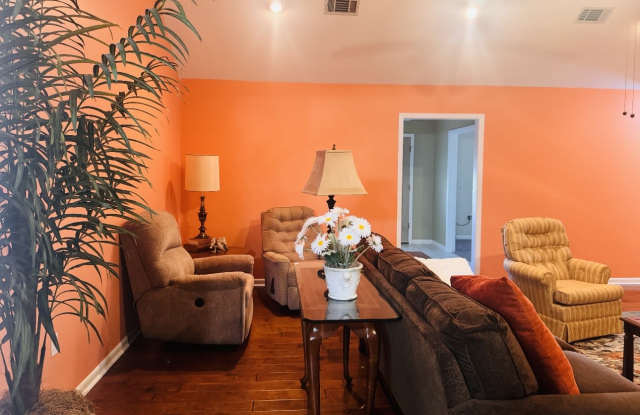 112 West Lakeside Drive Gallery 3