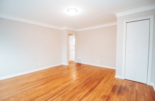 3347 Blackstone Dr Gallery 4