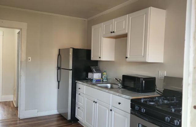 411 Franklin Street - 3 photos photos