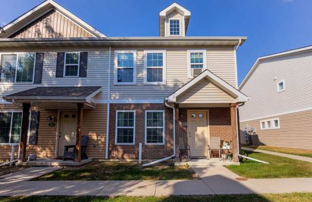 END UNIT!!  3 Bedroom, 2.5 Bathroom Townhome in West Des Moines! photos photos