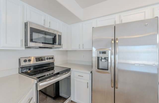 Spacious 5-Bedroom Home with Loft in Prime Glendale Location photos photos