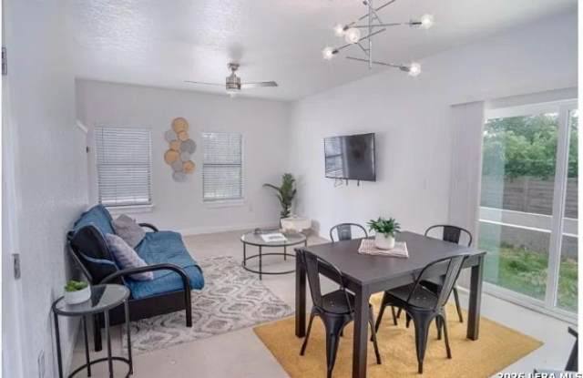1022 Delaware Gallery 4