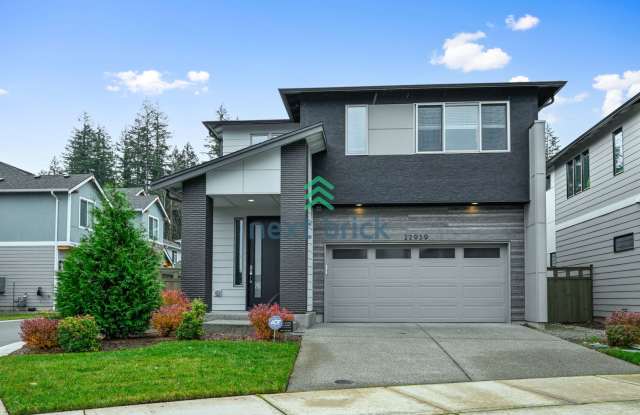 Stunning 4-Bed, 2.75-Bath Single-Family Home Ready for Rent! - 22939 Poplar Avenue Southeast, Black Diamond, WA 98010