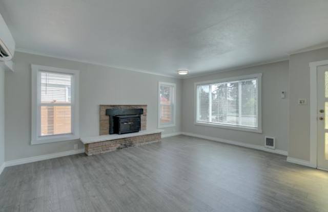 1600 North 90th Street Gallery 2