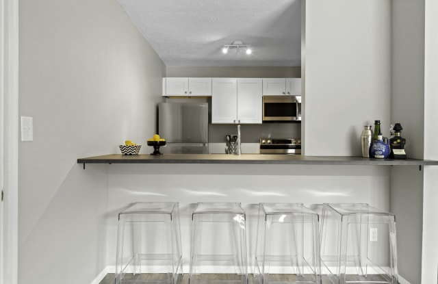 10526 Clifton Blvd - 103 Gallery 4