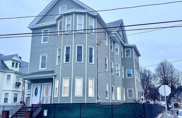 150 Pleasant St unit: 3 photos photos