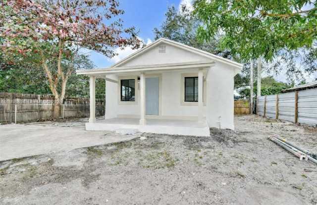 2919 NW 92nd St photos photos