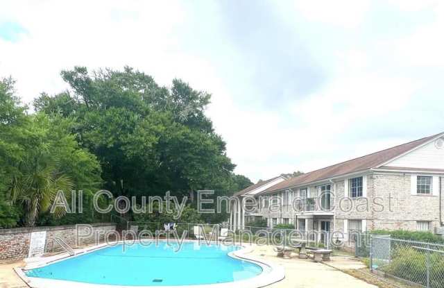 105 Country Club Dr photos photos