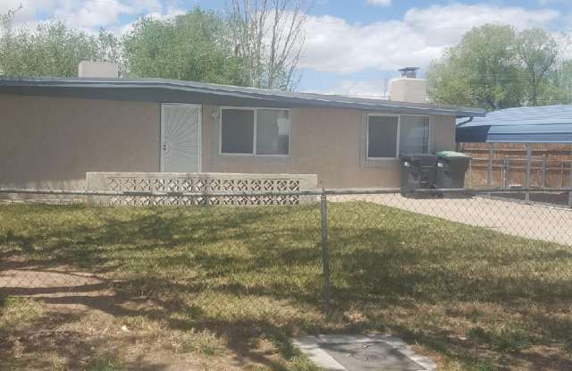 3BR, 1BA, carport - 3941 Calle Del Prado Southwest, South Valley, NM 87105